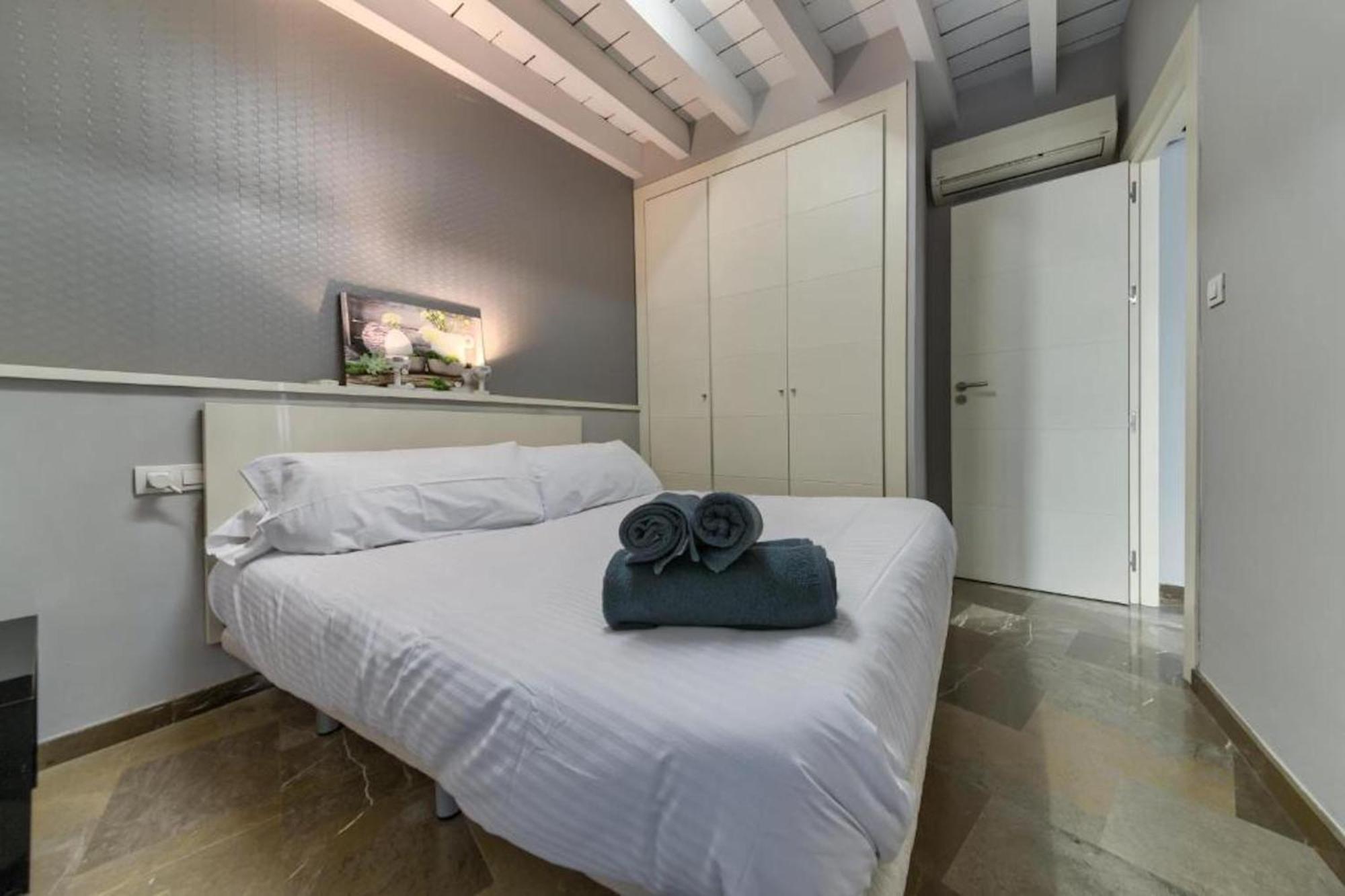 Apartamento En Casco Historico Con Terraza Comunitaria Y Parking Opcional Granada Kültér fotó
